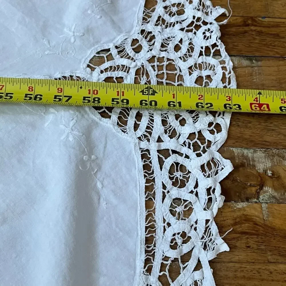 Vintage White Floral Lace Cut Out Corner Tablecloth 61